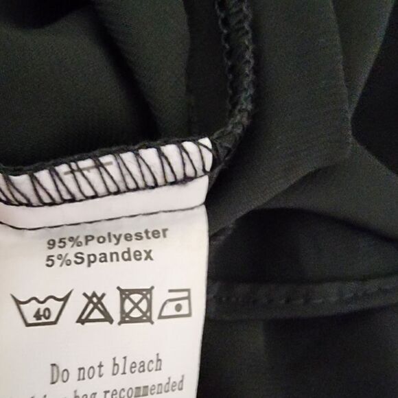 BLOOMING JELLY TOP WITH SMOCKING ACROSS TOP FOR VERSATILE STYLING SIZE SMALL - Picture 8 of 8